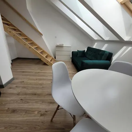 Ceglana Kamienica Nad Wisla