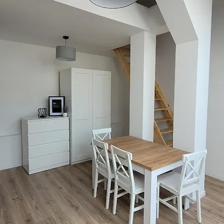 Ceglana Kamienica Nad Wisla *